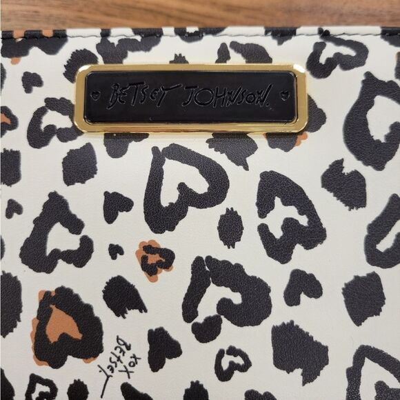 NEW Betsey Johnson Wallet - Picture 4 of 4